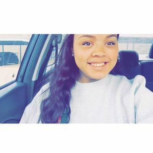 Meet your Posher, Zoi